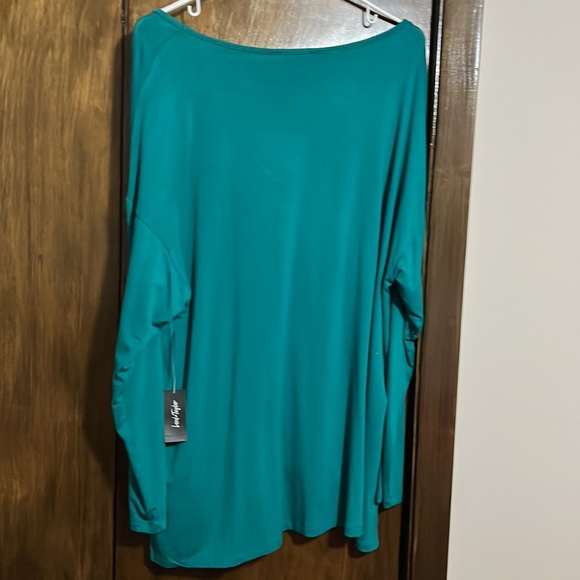 Lord & Taylor Flowy V-neck top - Picture 2 of 8